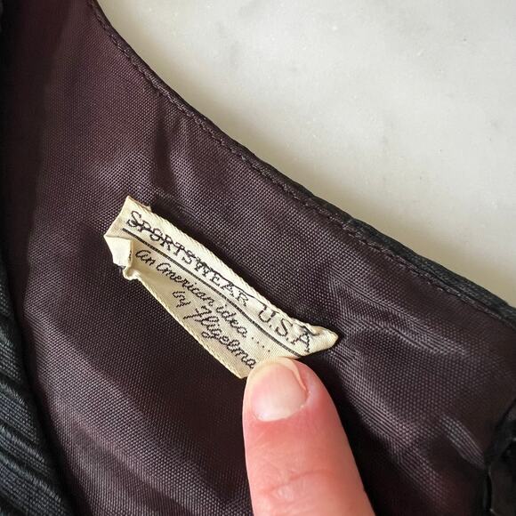 Vintage 60s Textured Black Sleeveless Shift Dress with Big Bow Detail / Small - Picture 9 of 10